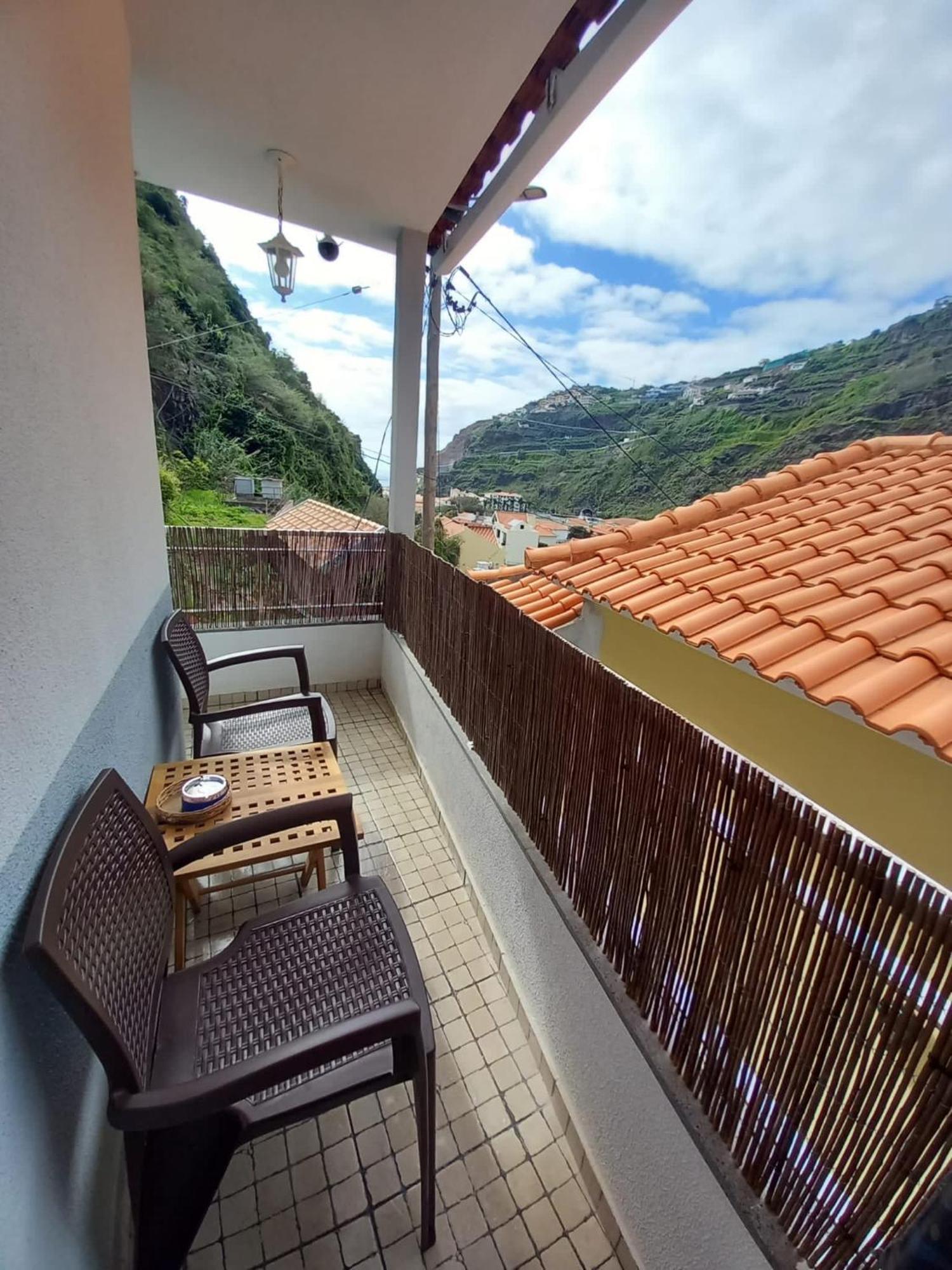2 Bed Room Apartment , Sea View, 10 Minutes Walk To The Beach Ribeira Brava Bagian luar foto